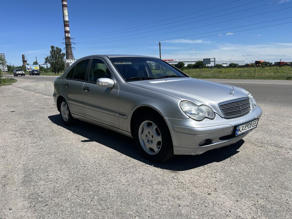 Mercedes Benz C180