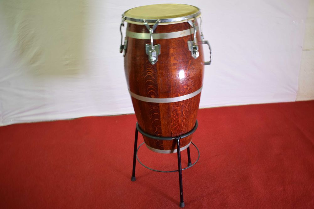 Congas Com Tripé estado Novo São Pedro Do Sul, Várzea E Baiões • OLX Portugal