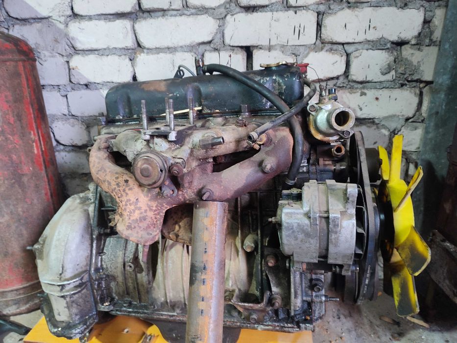 Мотор 402 Волга газель пробитий блок на запчастини