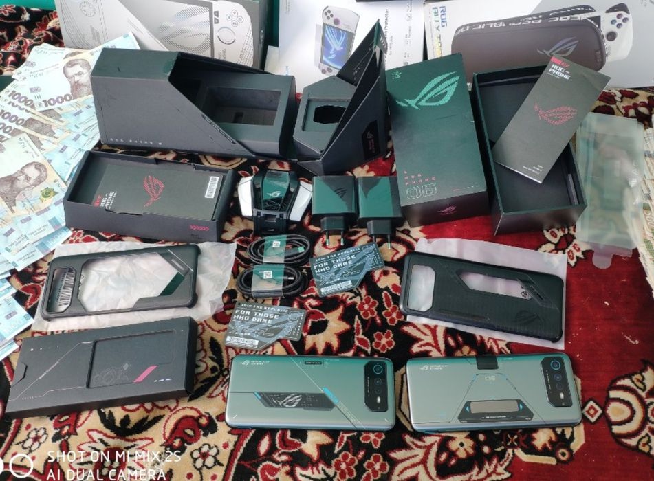 ASUS ROG Phone 6D Ultimate 16/512GB + AeroActive Cooler 6 (Повний комплект)