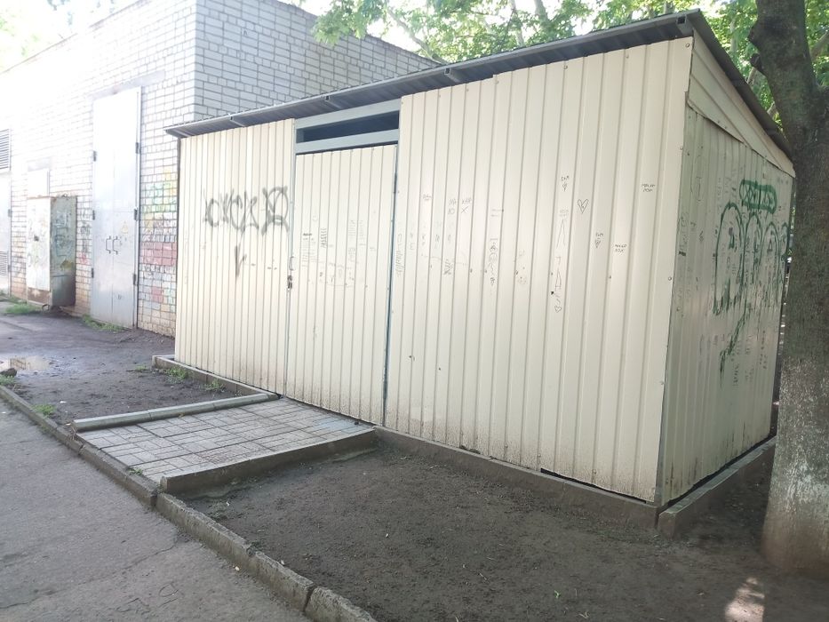 Изґотовление козырьков, заборчиков, пандусов, скамеек, урн, гаражных