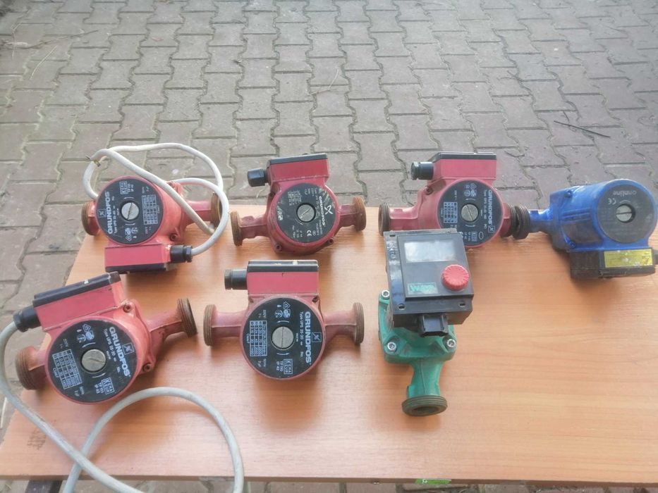 sprzedam  grzejniki     c.o.  100x60  80x 50 60x60  oraz  pompy  wody