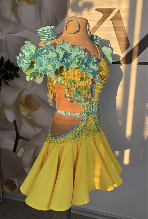 Нова латина для бальних танців . Ріст 160-170