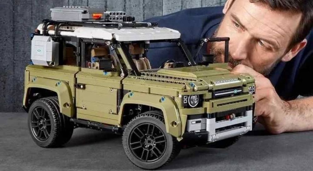 В Наявності. Land Rover Defender Конструктор lego 42110
 Land Rover De