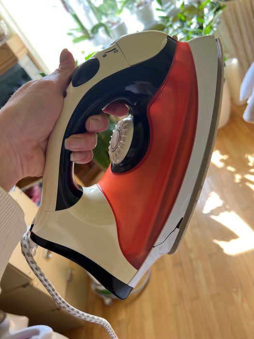 Утюг/ праска в робочому стані