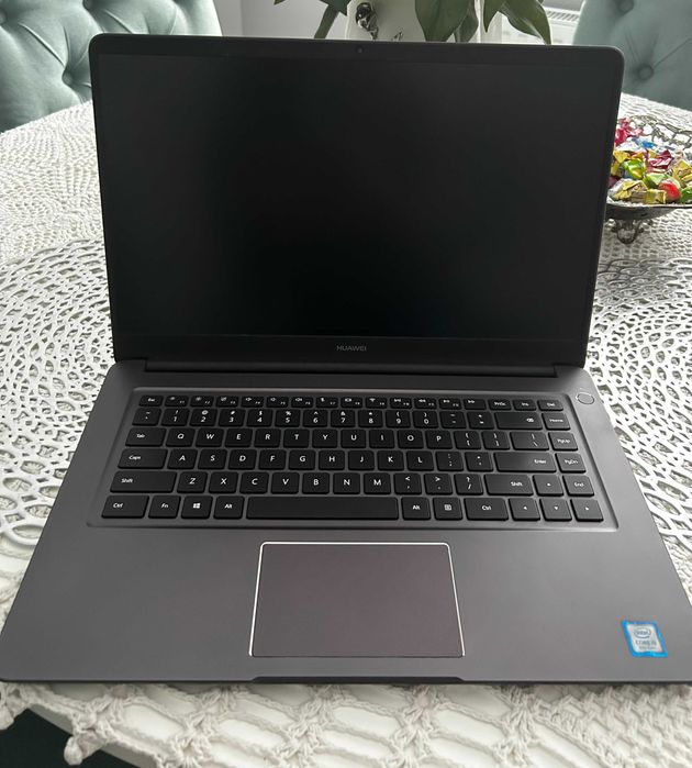 Huawei MateBook D 15.6" i5-8250U/8GB/128+1TB/Win11/ GeForce MX150