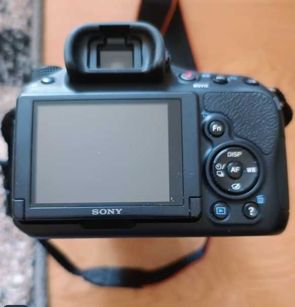 Sony Alfa SLT A58 - komplet akcesorów
