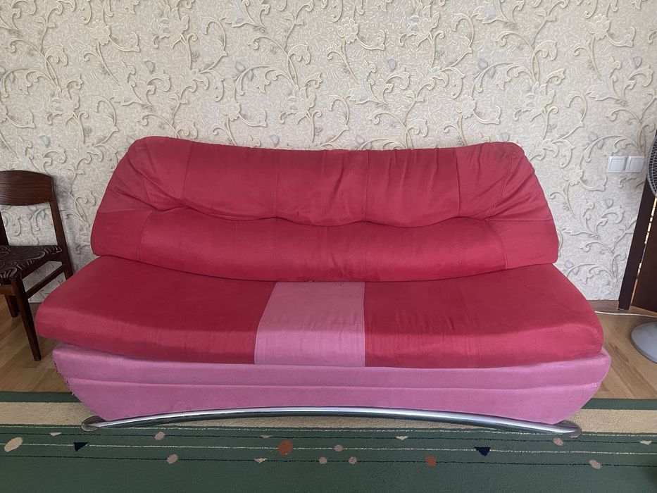 Продам диван и два кресла