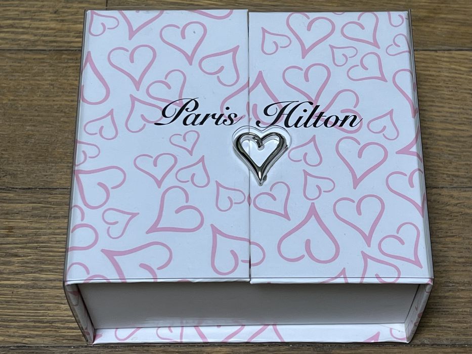 Продам кварцевые наручные часы Paris Hilton 138.5079.60