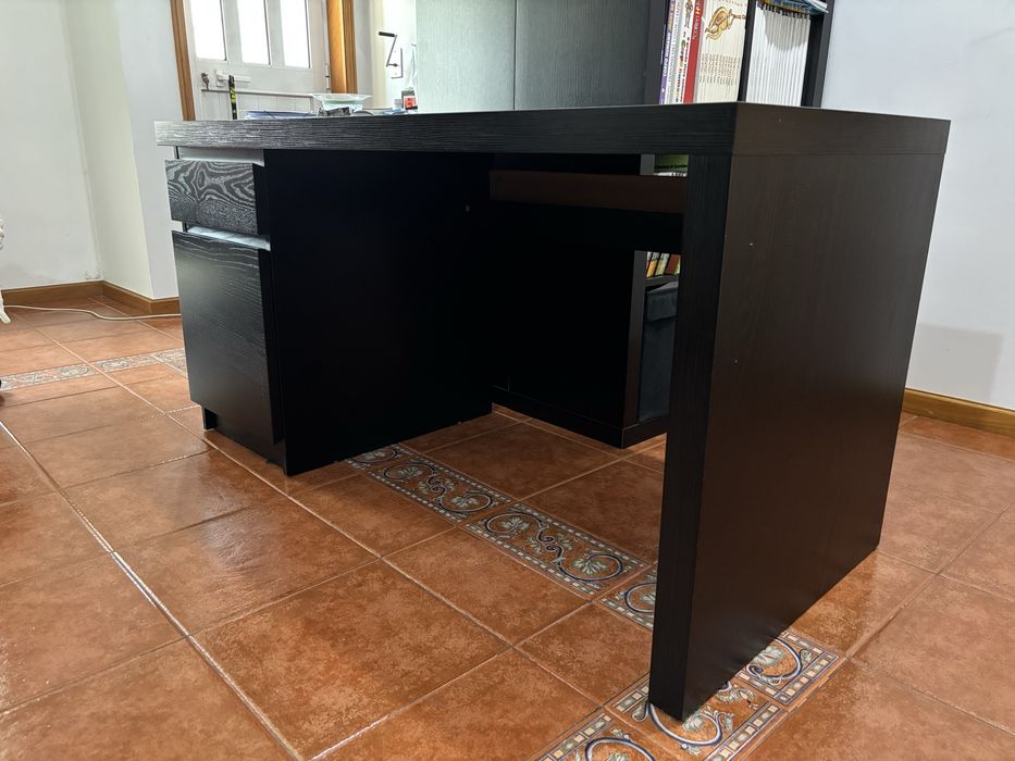 Secretária preta gama MALM IKEA
