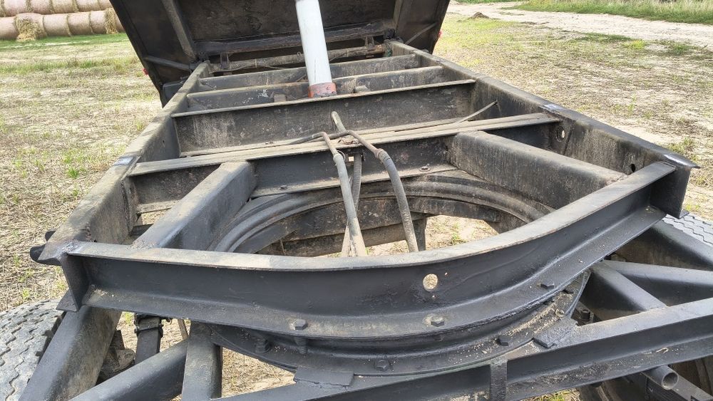 Przyczepa rolnicza wywrotka D-47 Sanok Autosan