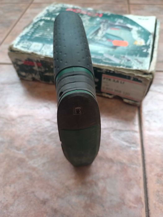 Степлер аккумуляторный Bosch.