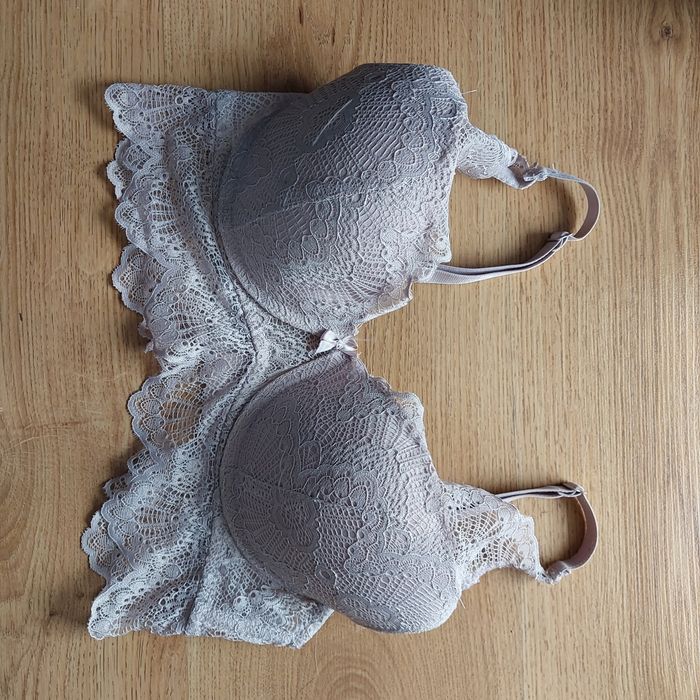 Biustonosz stanik koronką 75 c brudny róż