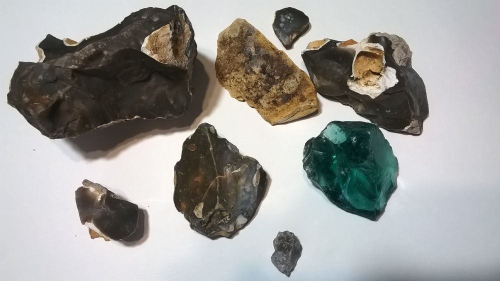 Каміння часів неоліту з вмістом мамонтових костей глибина 15 метрів