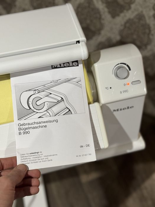 Miele B990 – прасувальний каток у відмінному стані, (Як новий)