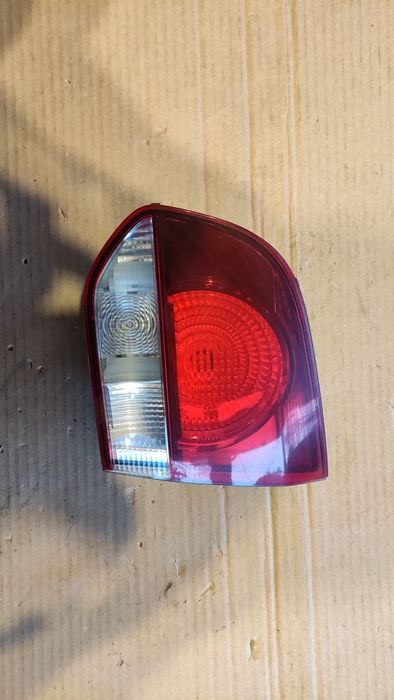Lampa prawa tył w klape VW Golf VI