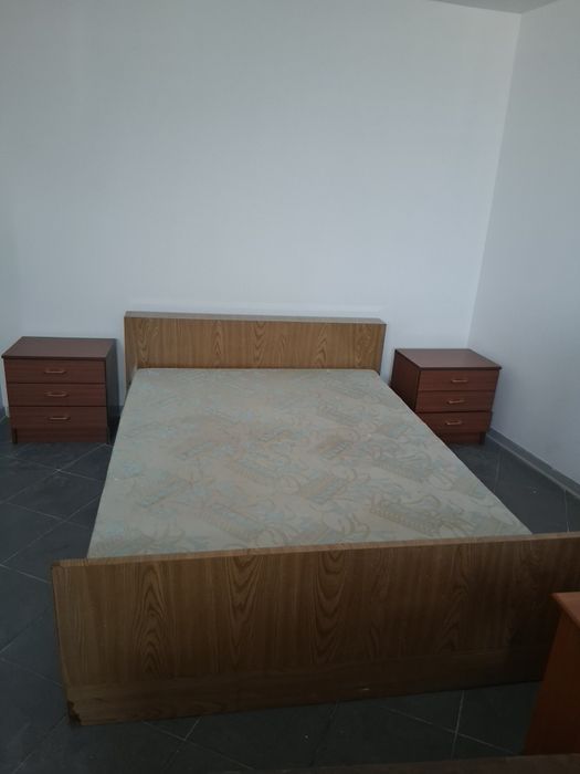 Cama casal madeira  e colchão