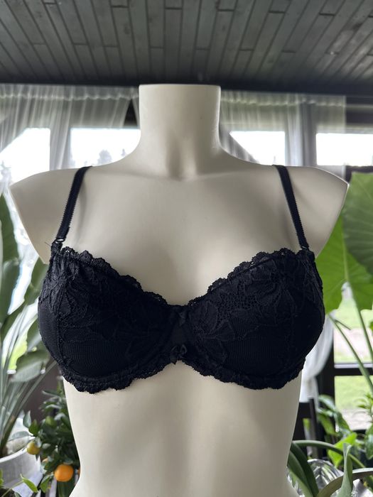 Biustonosz r. 75A,75B (99)