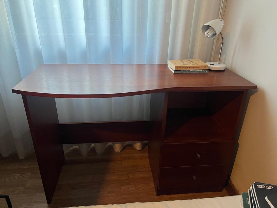 Mobília de quarto em madeira