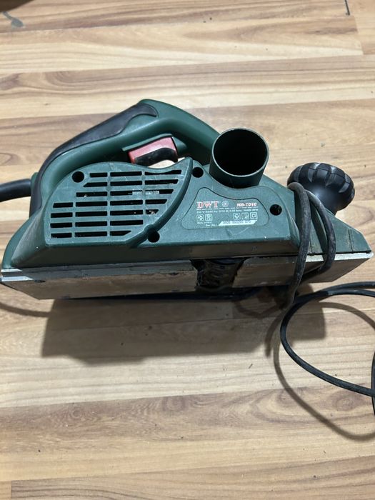 Електрорубанок DWT HB -1010