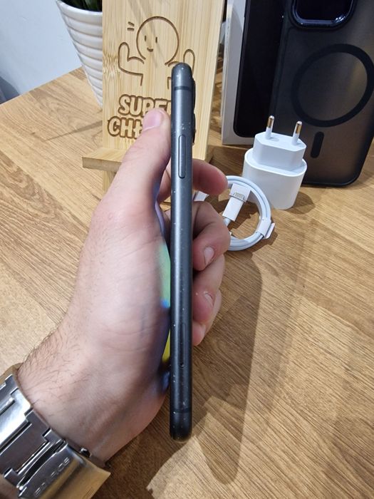 iPhone 11 / 64GB / 100% kondycji baterii