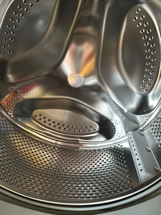 Sprzedam pralkę firmy Indesit w bardzo dobrym stanie.