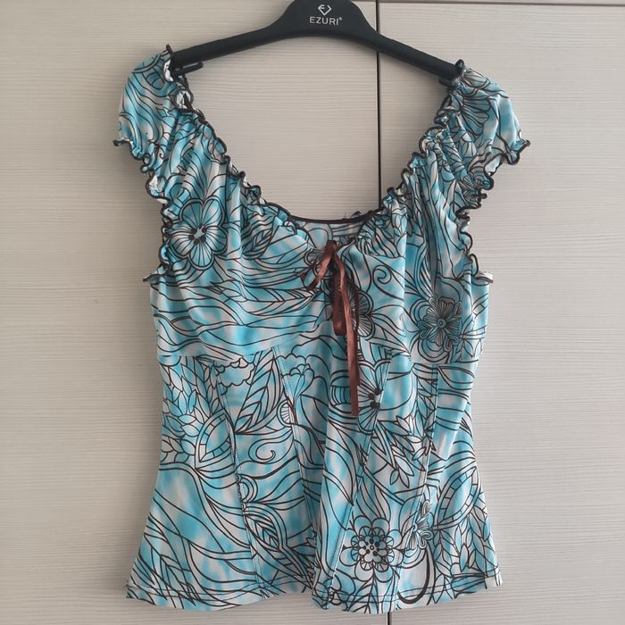 Bluzka z dekoltem carmen