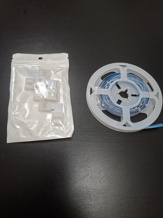 Fita LED RGB – rolo pequeno com acessórios para cantos