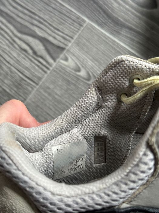 Кроссовки Adidas Yeezy Boost 700 размер по факту 42,5 стелька 27 см