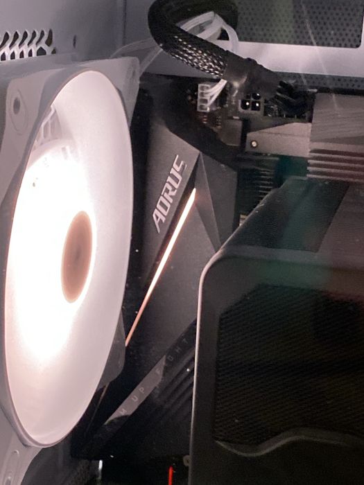 Материнська плата під сокет am4 x570 AORUS PRO