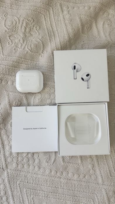 навушники Apple AirPods 3rd generation з зарядним кейсом Lightning Charging Case