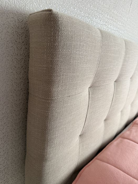 Cabeceira IKEA de cama nova
