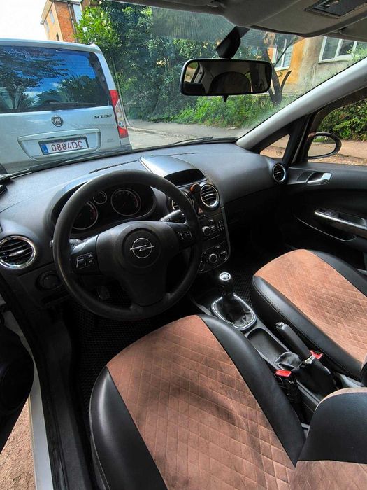 Автомобіль OPEL CORSA