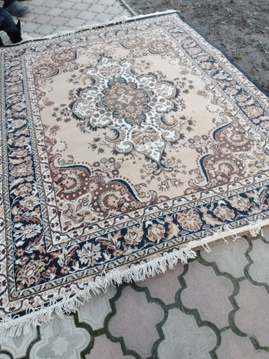 Продам килим 1000гр.