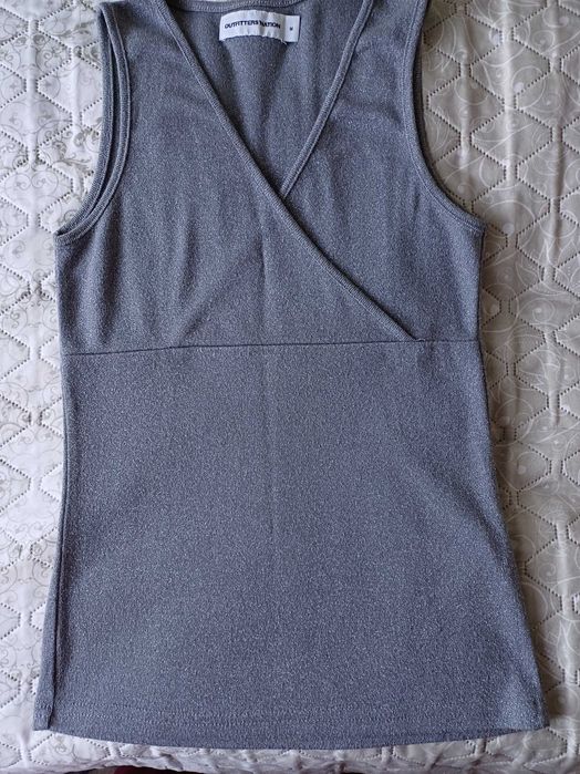 Szary top ze srebrną nitką Outfitters Nation