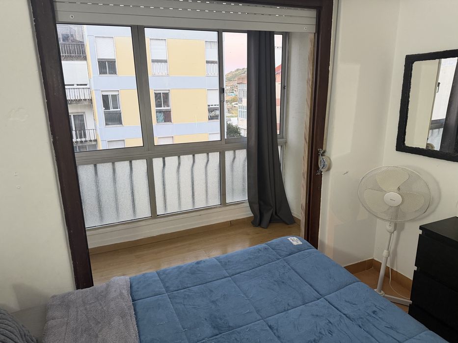 Quarto para arrendar na Póvoa de Santo Adrião Odivelas  450 mensal