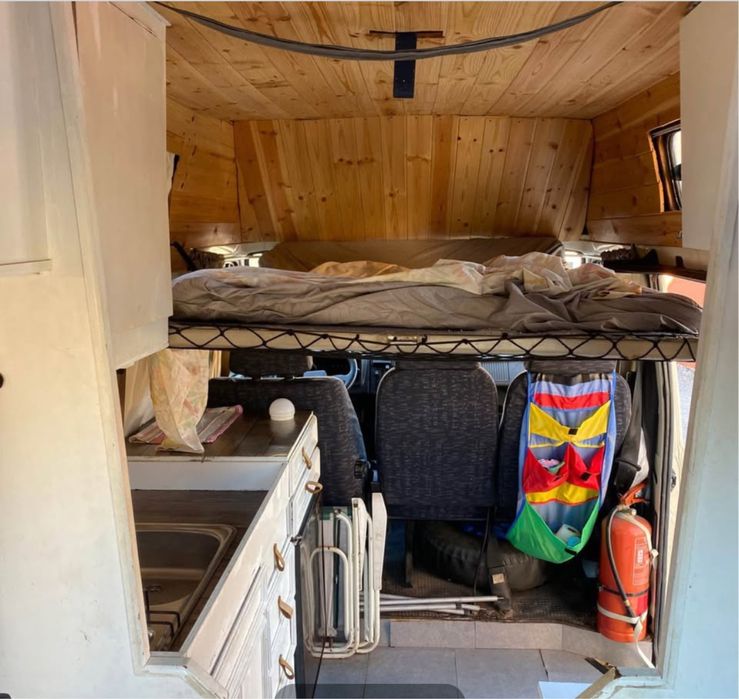 Renault trafic legalizada como caravana com 6 lugares sentados