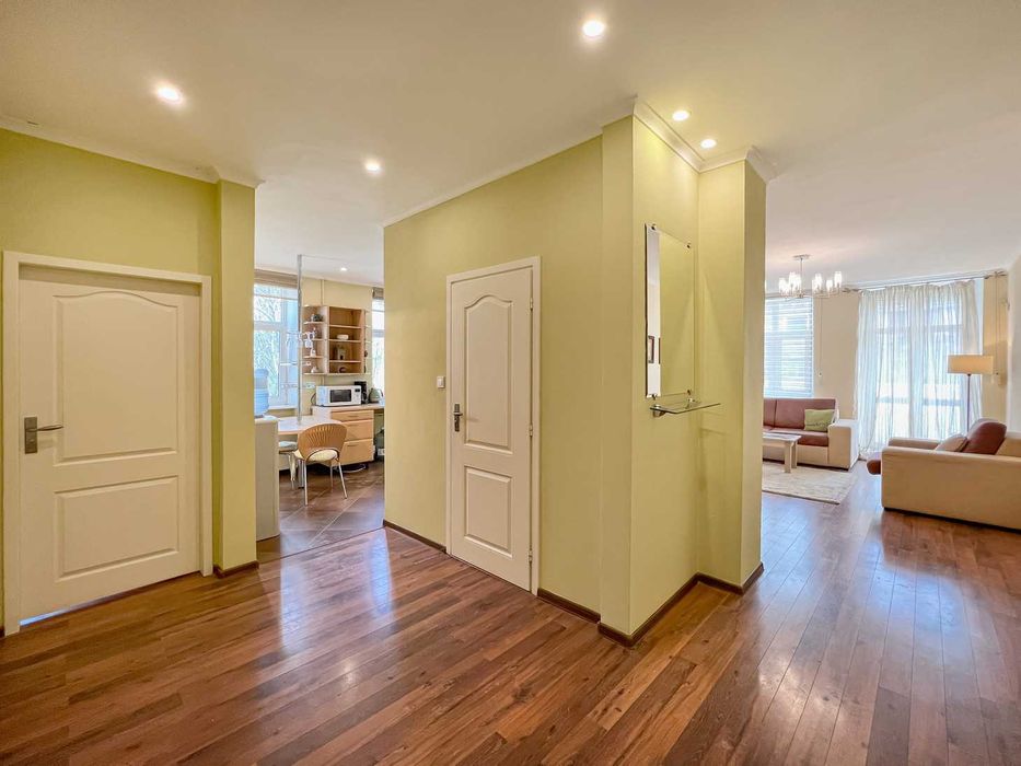 Продаж 3к квартири в Києві, Богомольця вул., 7/14 Без комісії