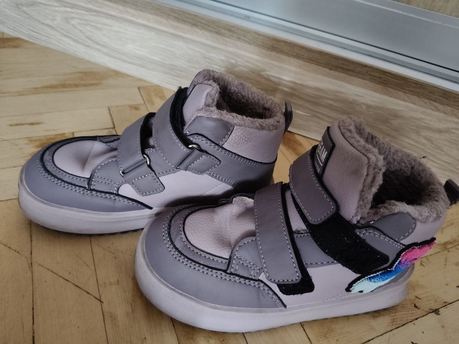 взуття для дівчинки