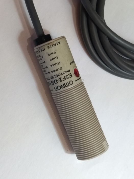 Omron Sensor E3F2-DS10B4-N64738132378882120