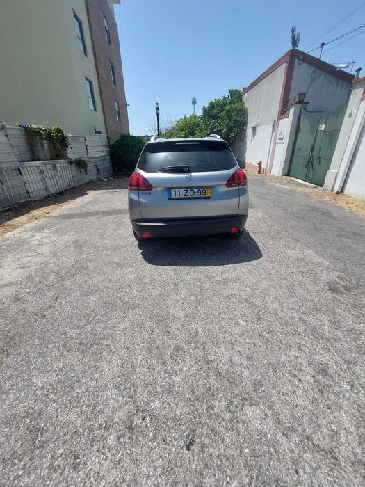 Peugeot 2008 com 123000 km