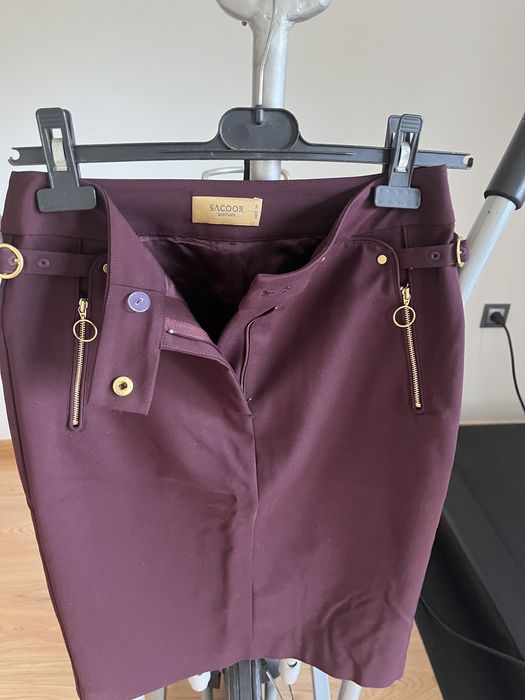 Saia casual ate ao joelho