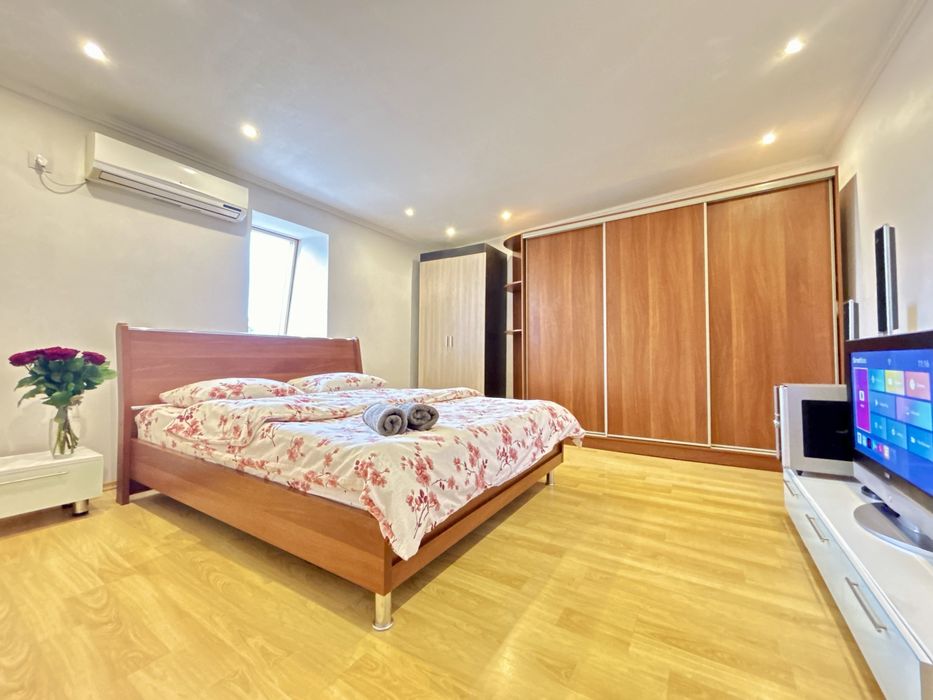 (11)Газ!!! Квартира подобово з Джакузі М.Наукова Госпіталь Культури 5