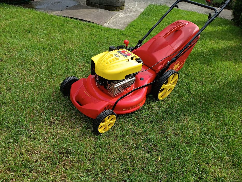 Газонокосарка двигун Briggs & Stratton Wolf Garden