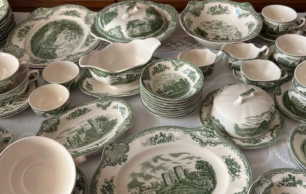 Англійський сервіз Johnson Bros England Old Britain Castles. Зелений