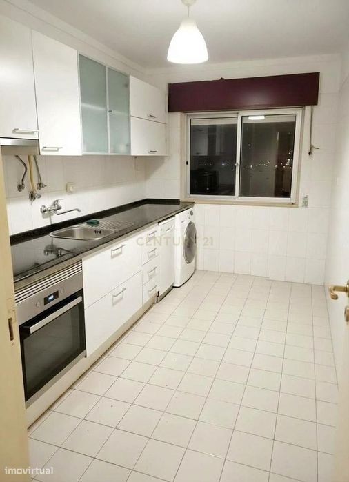 Apartamento T2 no Cacém com aproveitamento de sótão. — Cacém E São Marcos, Lisboa