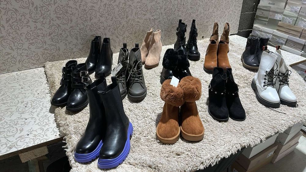 Продаж взуття оптом