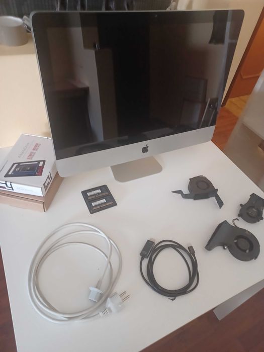 iMac 21.5 2011 p/ Peças/Reparação + Extras