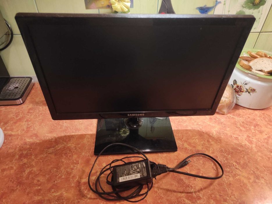 Телевизор 14 вольт Samsung lt19c350ex