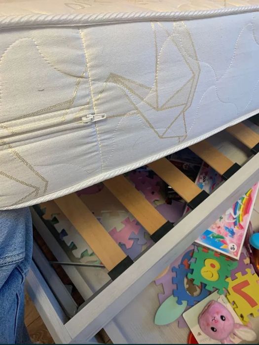 Ліжко односпальне у доброму стані